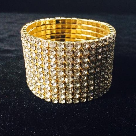 EFFIE Crystal Bracelet - Picture 2 of 3